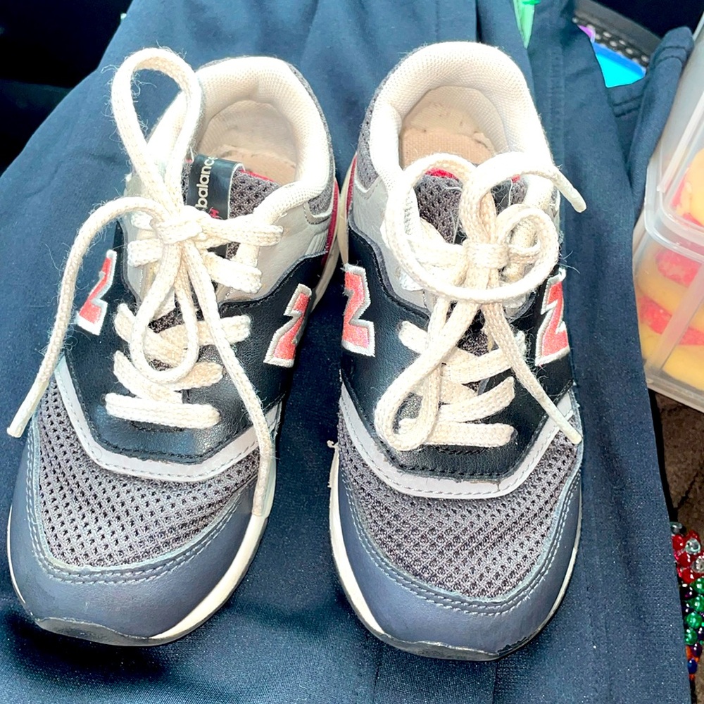 New Balance Tennis Shoes